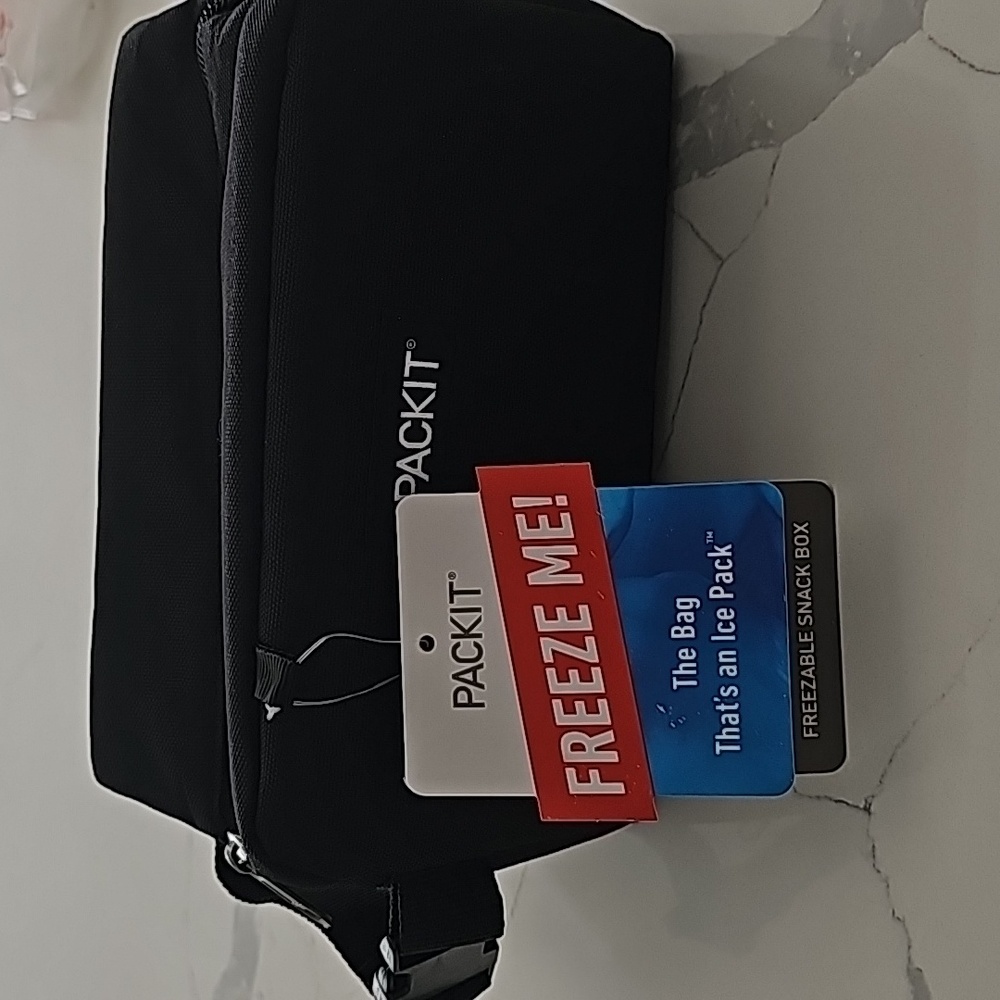 BNWT pack it freeze 🎒